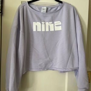 Cropped Nike sweatshirt